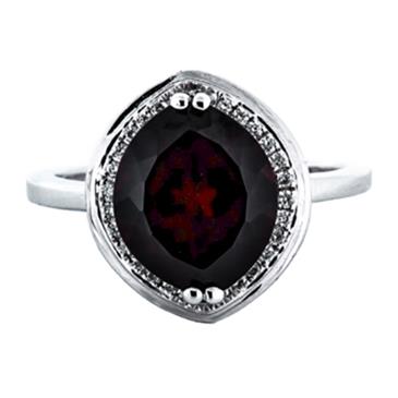 Prima Garnet & Diamond Ring