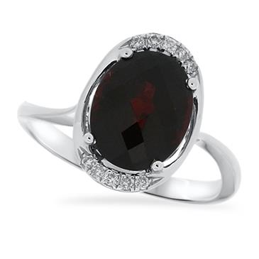 Prima Garnet & Diamond Ring